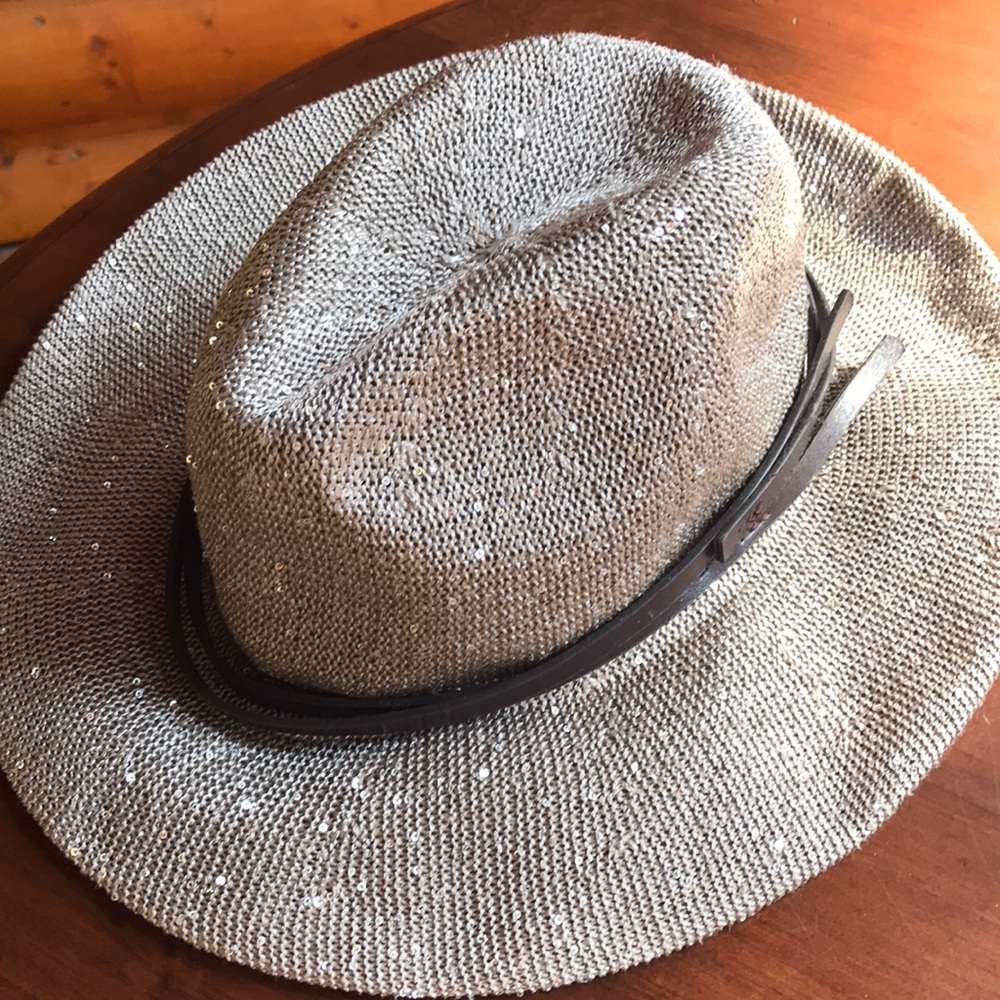 FITS Gold shimmer hat
